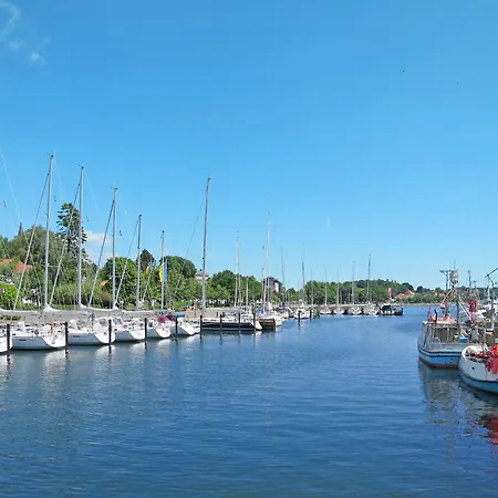 In Gaestehaus Mit Fahrradverleih By Interhome